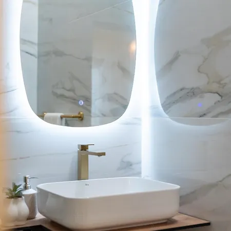 Apartment Cascades *